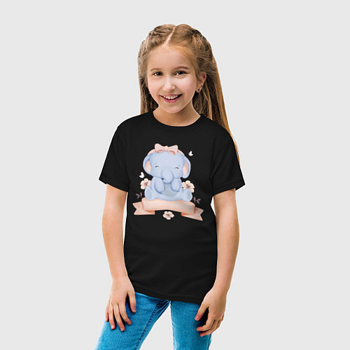 Детская футболка Милый Слонёнок Сидит С Цветами / Черный – фото 4