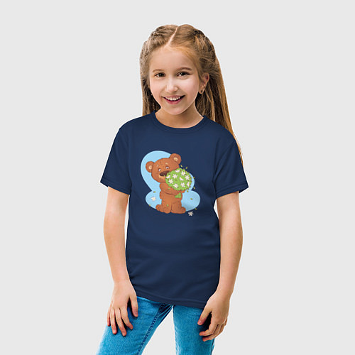 Детская футболка Мишка с букетом ромашек / Тёмно-синий – фото 4