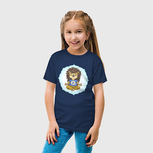 Детская футболка Ёжик йога в лотосе / Тёмно-синий – фото 4
