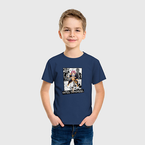 Детская футболка Нацу Драгнил на фоне манги / Тёмно-синий – фото 3