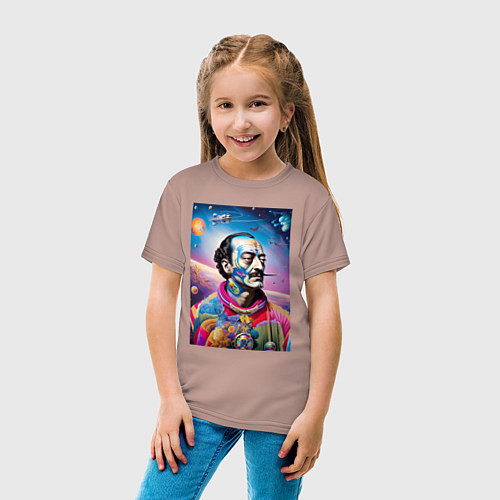 Детская футболка Salvador Dali in space / Пыльно-розовый – фото 4