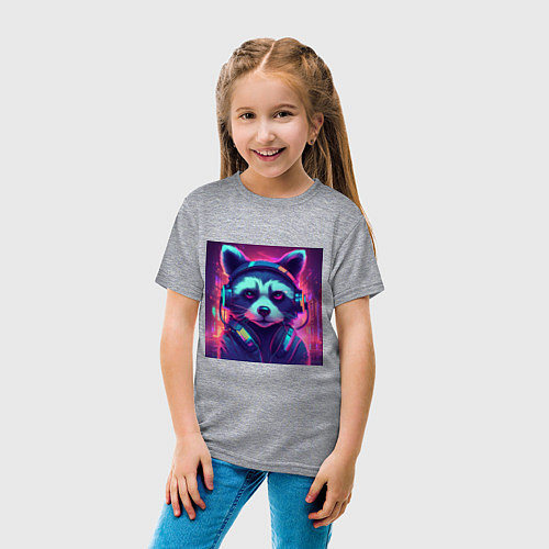Детская футболка Антропоморфный енот в наушниках на фоне киберпанк- / Меланж – фото 4
