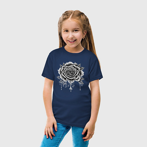 Детская футболка Черно белая роза цветы / Тёмно-синий – фото 4