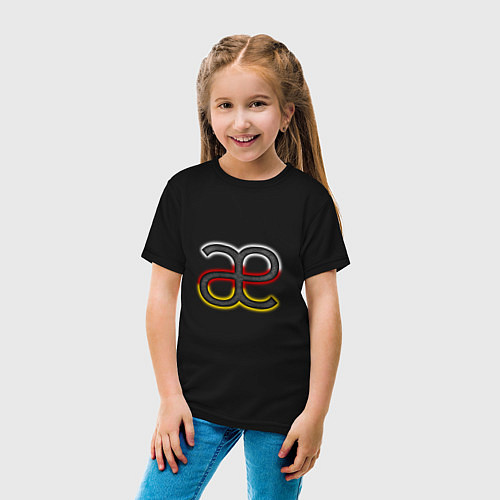 Детская футболка Буква осетинского алфавита с национальным триколор / Черный – фото 4