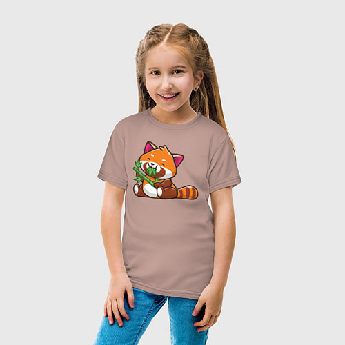 Детская футболка Красная панда обедает / Пыльно-розовый – фото 4