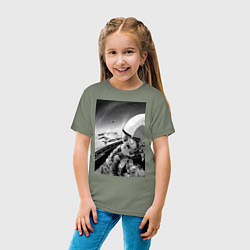 Футболка хлопковая детская Ванпанчмен Сайтама на крыле самолета, цвет: авокадо — фото 2