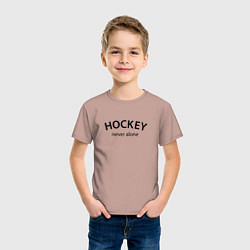 Футболка хлопковая детская Hockey never alone - motto, цвет: пыльно-розовый — фото 2