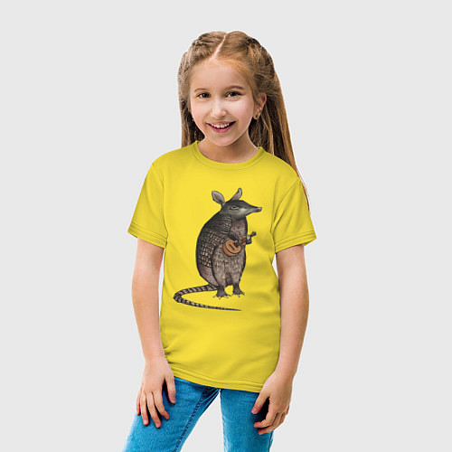 Детская футболка Броненосец с укулеле / Желтый – фото 4