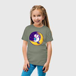 Футболка хлопковая детская Единорог читает на луне, цвет: авокадо — фото 2
