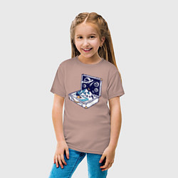 Футболка хлопковая детская Мир в чемодане, цвет: пыльно-розовый — фото 2