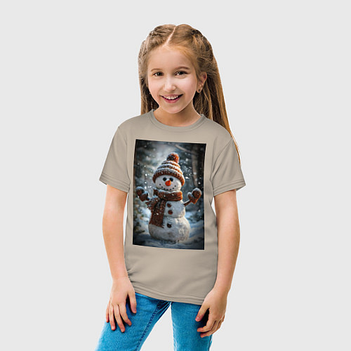 Детская футболка Снеговик в шапке и шарфе / Миндальный – фото 4