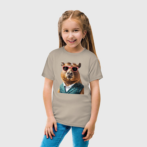 Детская футболка Капибара в жилетке / Миндальный – фото 4