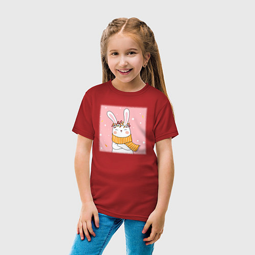 Детская футболка Милый заяц с шарфом / Красный – фото 4