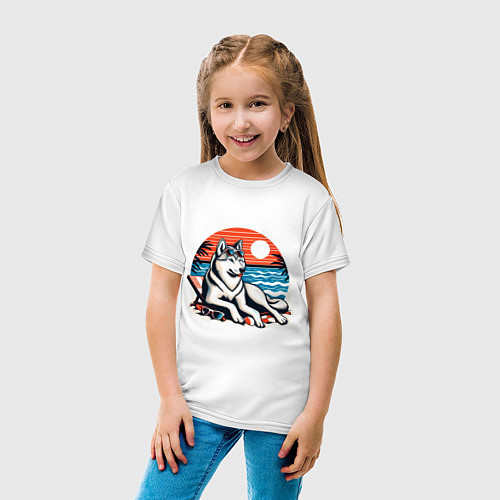 Детская футболка Хаски отдыхает на пляже / Белый – фото 4