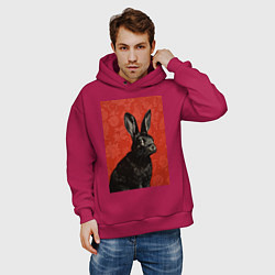 Толстовка оверсайз мужская Черный кролик на красном фоне, цвет: маджента — фото 2