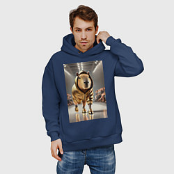 Толстовка оверсайз мужская Капибара без лапки на модном показе в золоте, цвет: тёмно-синий — фото 2