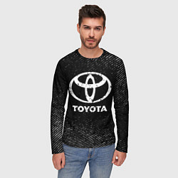 Лонгслив мужской Toyota с потертостями на темном фоне, цвет: 3D-принт — фото 2