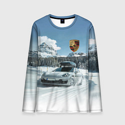 Мужской лонгслив Porsche on a mountain winter road