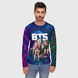 Лонгслив мужской BTS фотосессия на диване, цвет: 3D-принт — фото 2