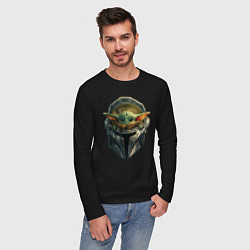 Лонгслив хлопковый мужской Малыш Грогу в шлеме Мандалорец, цвет: черный — фото 2