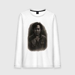 Мужской лонгслив Игрок 456 держит свой жетон - Игра в кальмара