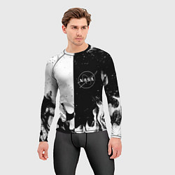 Рашгард мужской Nasa черно белый огонь, цвет: 3D-принт — фото 2