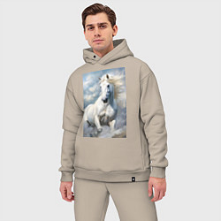 Мужской костюм оверсайз Белая лошадь на фоне неба, цвет: миндальный — фото 2