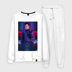 Костюм хлопковый мужской Игра в кальмара ведущий с солдатами, цвет: белый