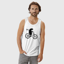 Майка мужская хлопок Ежик на велосипеде, цвет: белый — фото 2