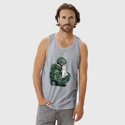 Майка мужская хлопок Русский солдат с белой кошечкой, цвет: меланж — фото 2