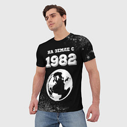 Футболка мужская На Земле с 1982: краска на темном, цвет: 3D-принт — фото 2