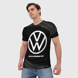 Футболка мужская Volkswagen speed на темном фоне со следами шин, цвет: 3D-принт — фото 2