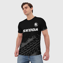 Футболка мужская Skoda speed на темном фоне со следами шин: символ, цвет: 3D-принт — фото 2