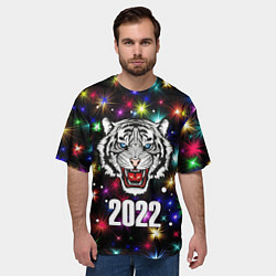 Футболка оверсайз мужская БЕЛЫЙ ТИГР 2022 И НОВОГОДНИЕ ОГНИ, цвет: 3D-принт — фото 2