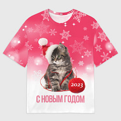 Мужская футболка оверсайз Новогодний котенок на розовом фоне