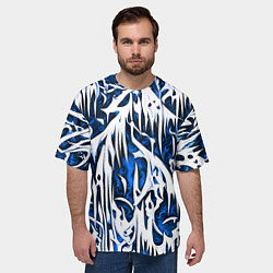 Футболка оверсайз мужская Белый и синий узор, цвет: 3D-принт — фото 2