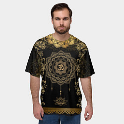Футболка оверсайз мужская Лотос мандала и символ Ом с золотыми узорами, цвет: 3D-принт — фото 2