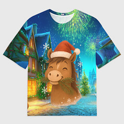 Мужская футболка оверсайз Новогодняя лошадка жует елочные ветки