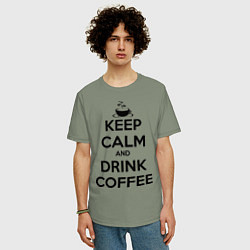 Футболка оверсайз мужская Keep Calm & Drink Coffee, цвет: авокадо — фото 2