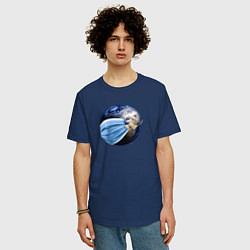 Футболка оверсайз мужская Планета Земля в маске, цвет: тёмно-синий — фото 2