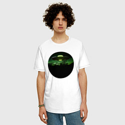 Футболка оверсайз мужская НЛО в тёмном лесу, цвет: белый — фото 2