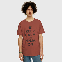 Футболка оверсайз мужская Keep calm and ninja on, цвет: кирпичный — фото 2