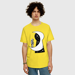 Футболка оверсайз мужская Космос в замочной скважине, цвет: желтый — фото 2