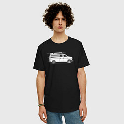 Футболка оверсайз мужская Машина скорой помощи в движении, цвет: черный — фото 2