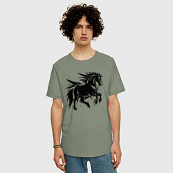 Футболка оверсайз мужская Черная лошадь в движении, цвет: авокадо — фото 2