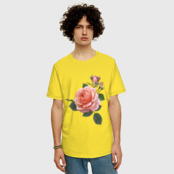 Футболка оверсайз мужская Розовые розы, цвет: желтый — фото 2