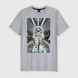 Футболка slim-fit Кошка модель на подиуме в белом плаще дефиле живот, цвет: меланж