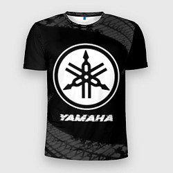 Мужская спорт-футболка Yamaha speed на темном фоне со следами шин