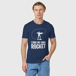 Футболка хлопковая мужская I ride my own rocket, цвет: тёмно-синий — фото 2