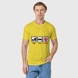 Футболка хлопковая мужская Еда, сон и Volkswagen, цвет: желтый — фото 2
